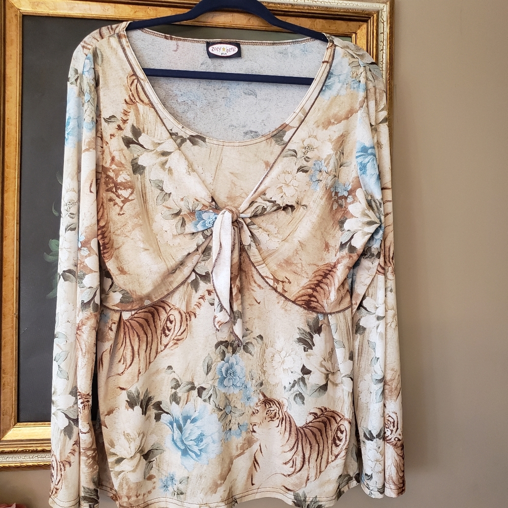 ZOEY & BETH BEAUTIFUL FLORAL BLOUSE